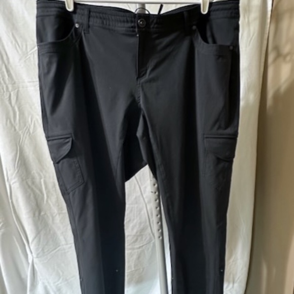 Kuhl FreeFlex Roll Up Outdoor Trail Pants Women's 20W Short Color Dk Gray (126A) - Picture 2 of 8